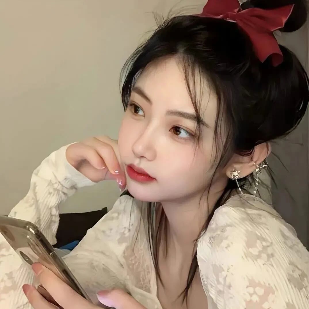 美女图片微信头像侧面_美女头像真人很吸引人