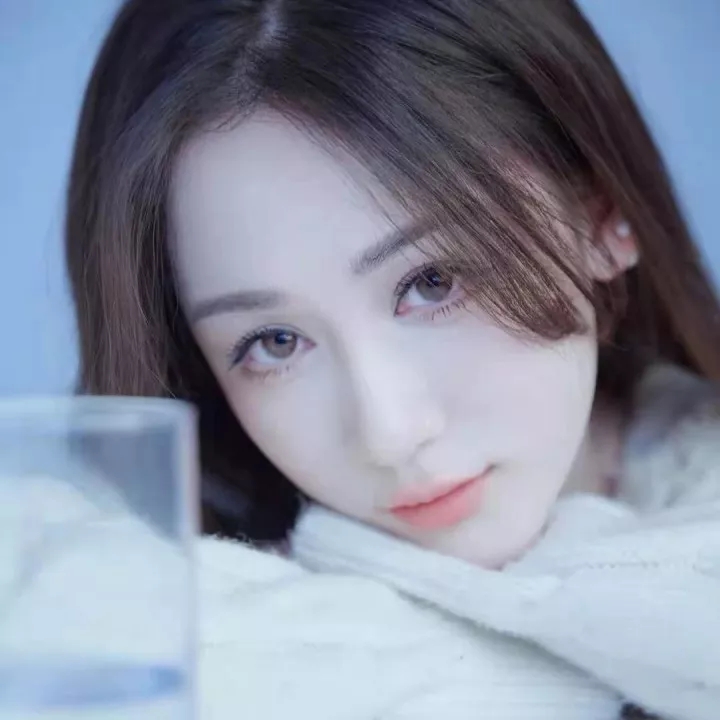 美女壁纸动漫_美女头像真人