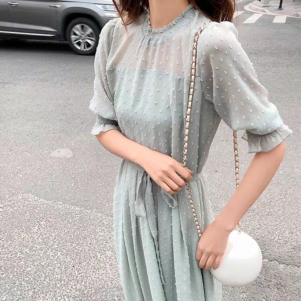 美女头像真人高冷_美女高雅造型