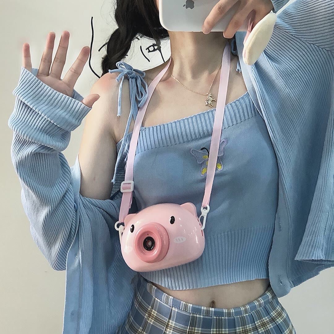美女壁纸风景_美女头像真人很吸引人