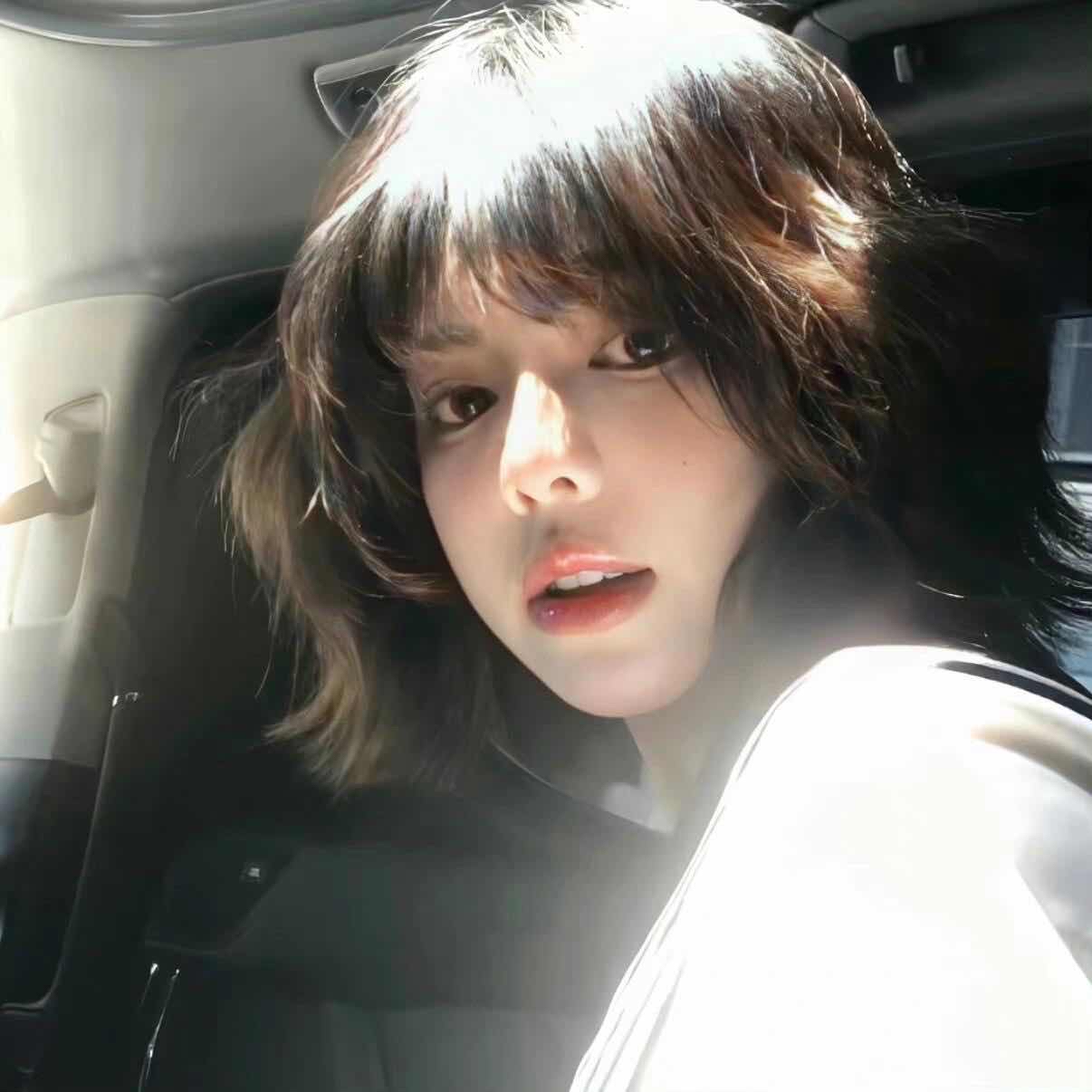 美女照片_美女照片背影侧面唯美