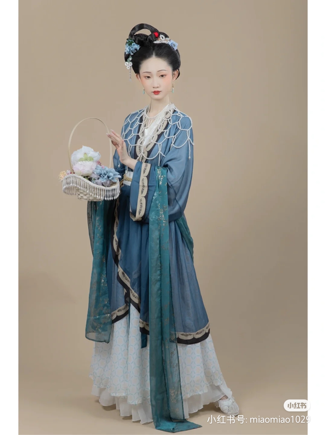 美女自拍_美女高雅造型