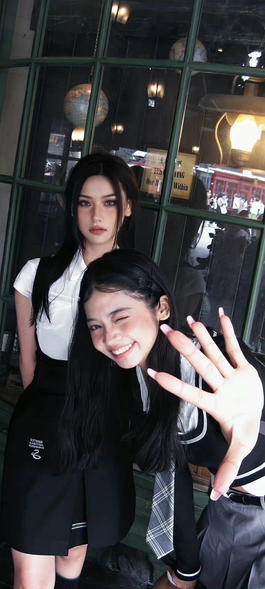 美女照片真人图片背面_美女照片手机挡脸头像