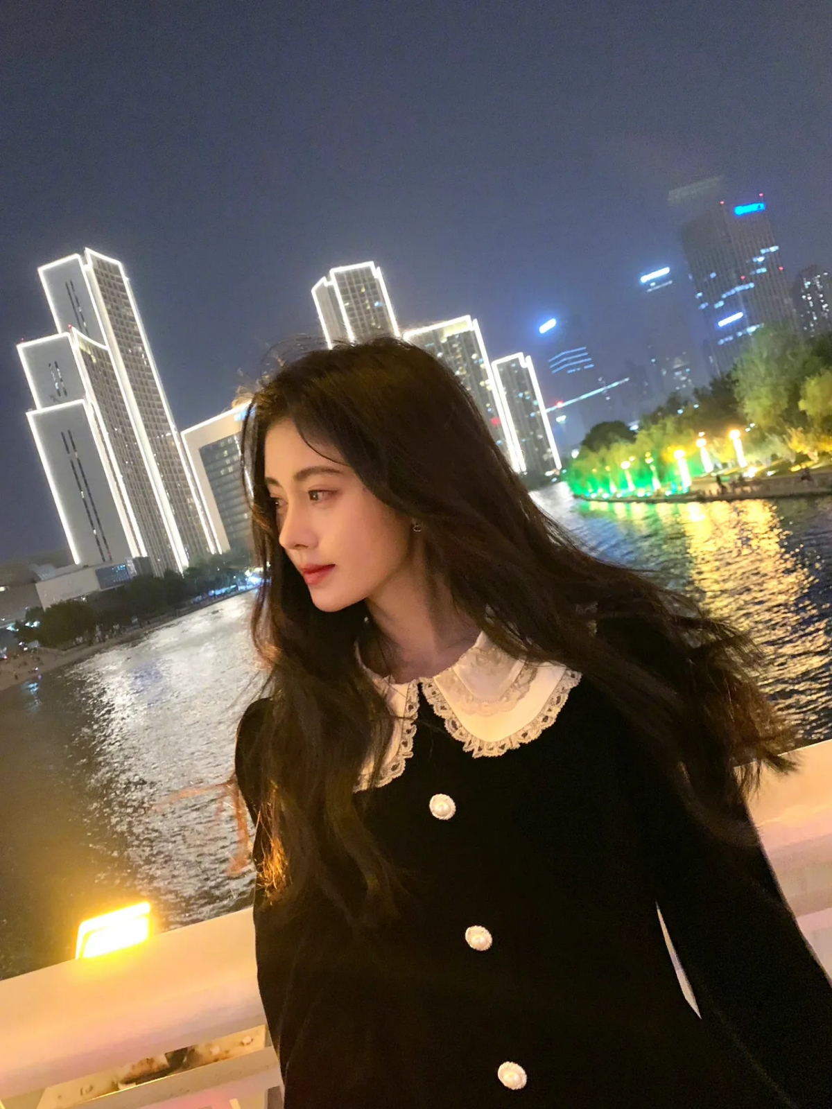 美女高雅造型_美女壁纸