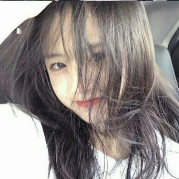 美女头像甜美背影_美女头像真人很吸引人