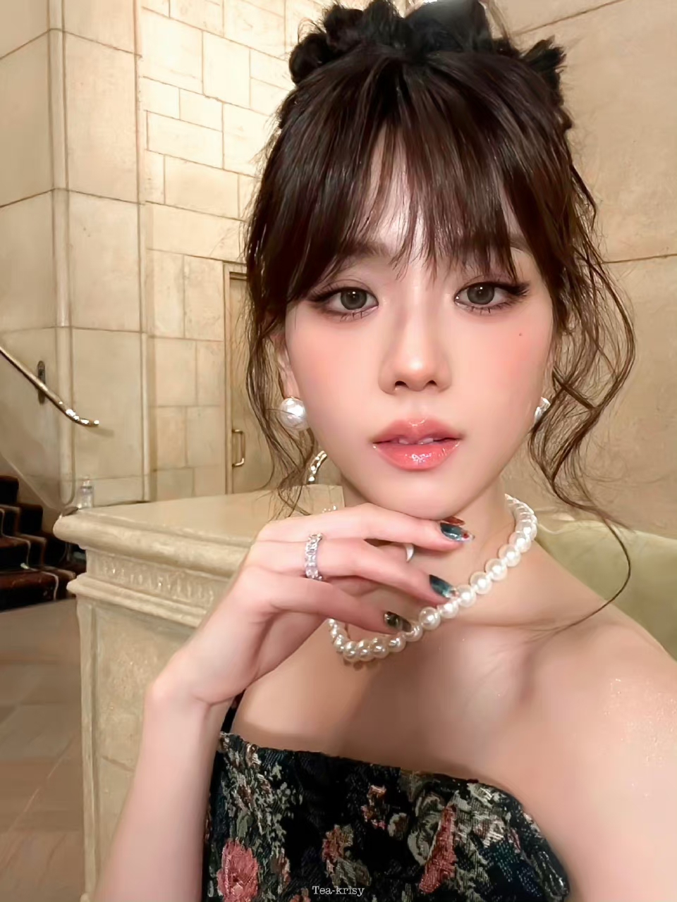 美女头像真人头像高冷_美女壁纸图片2025最新款