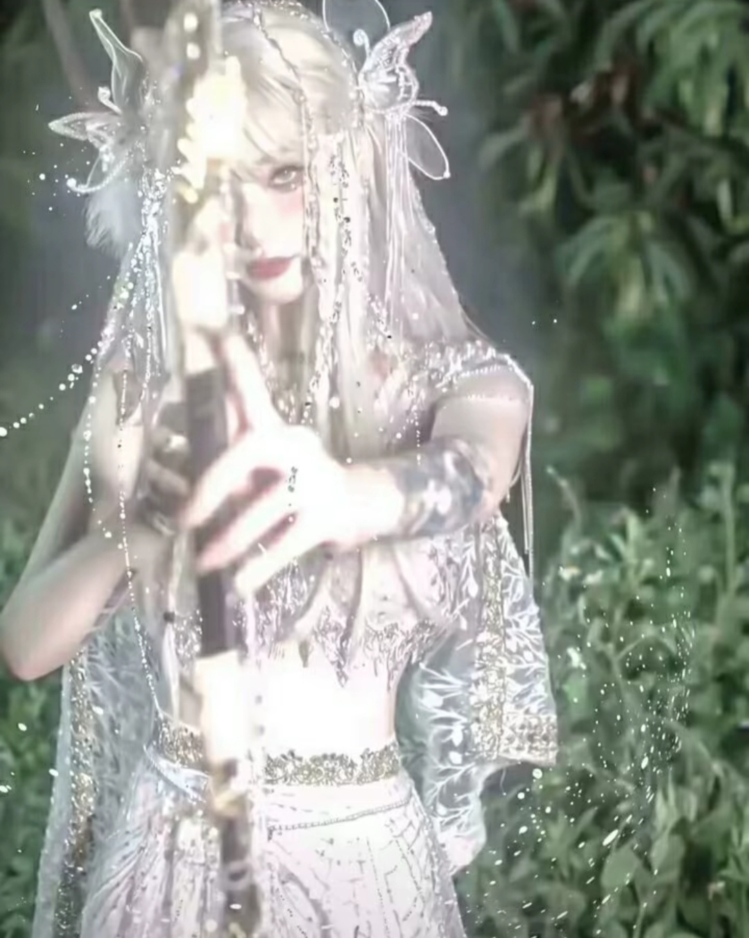 美女头像真人微信_美女高雅造型