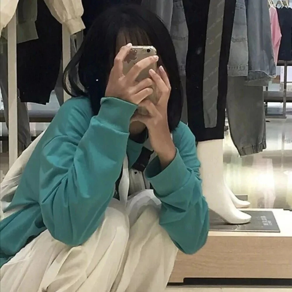美女自拍_美女头像真人高冷