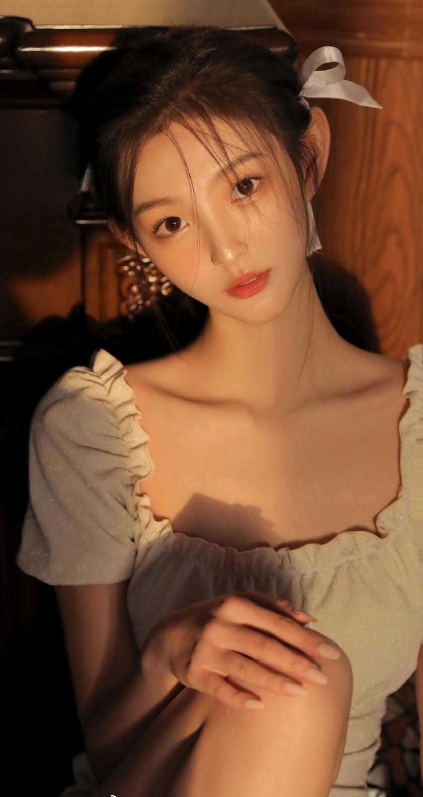 美女照片背影侧面_美女头像真人