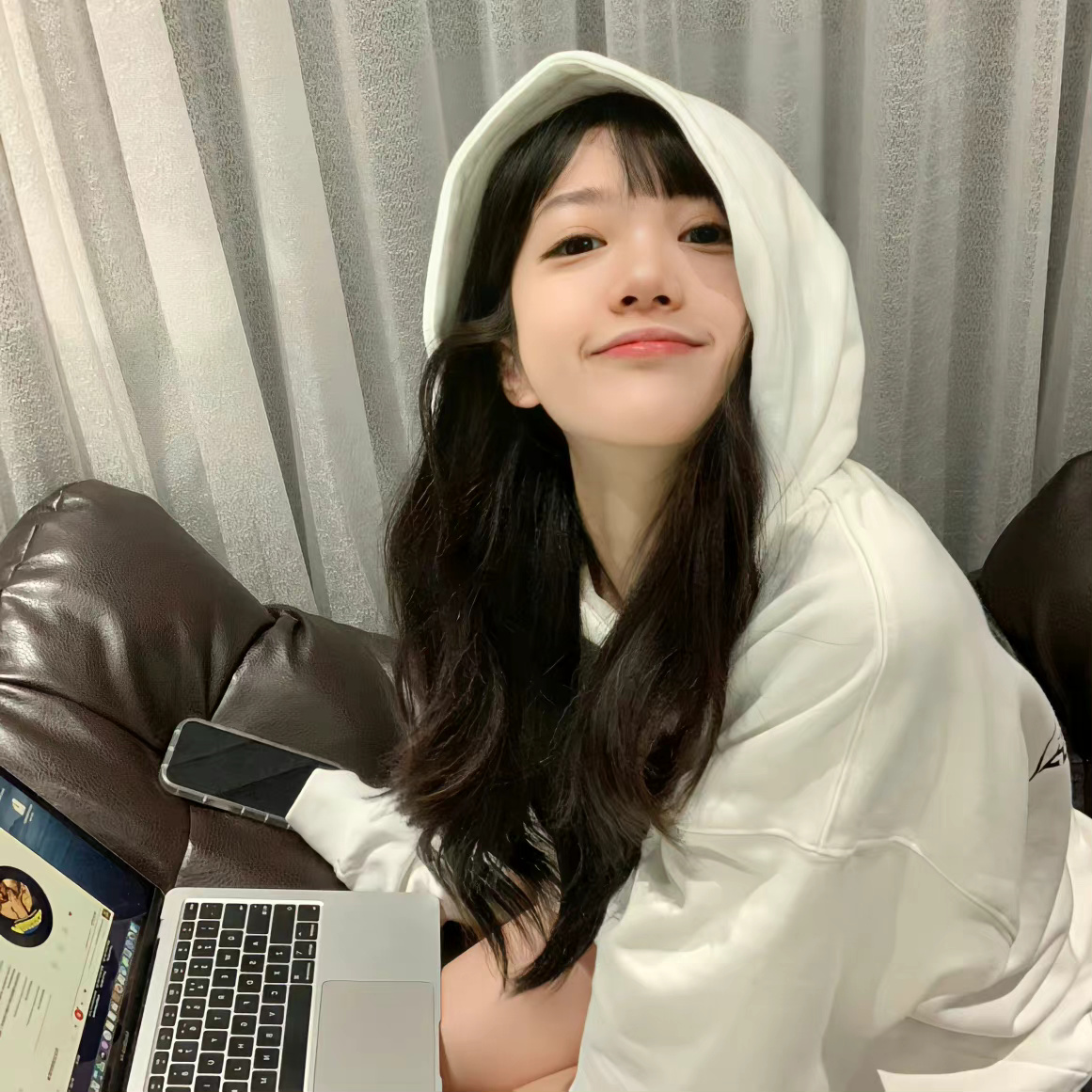 美女照片手机挡脸头像_美女头像甜美