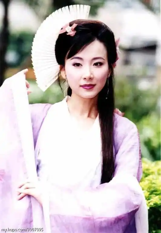 美女壁纸_美女高雅造型