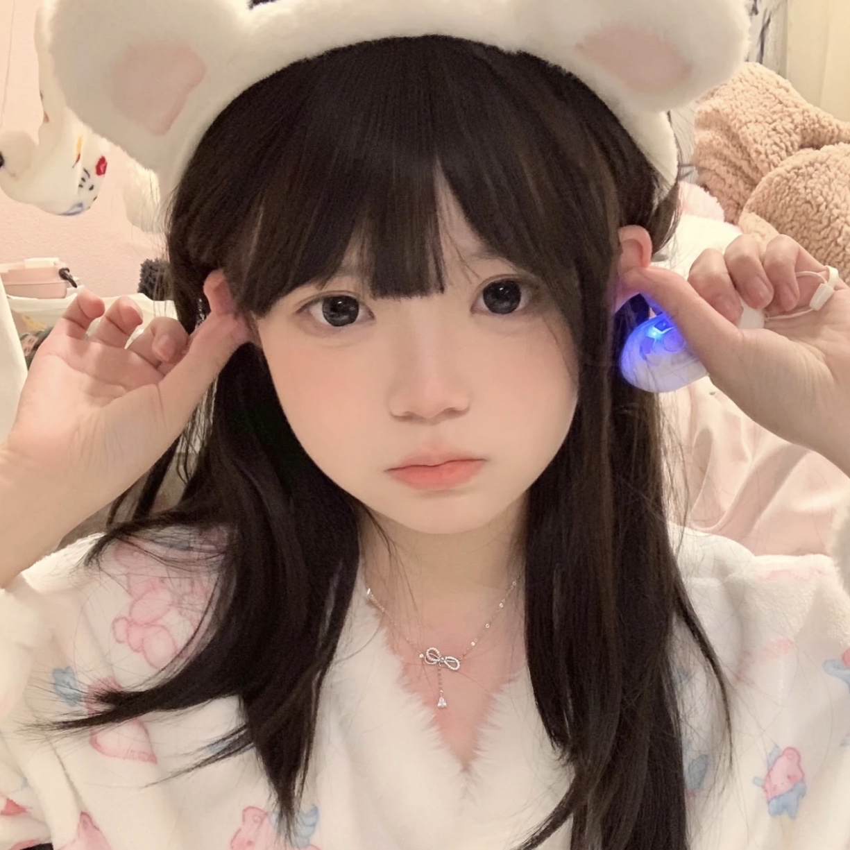 美女壁纸手机壁纸_美女头像真人很吸引人