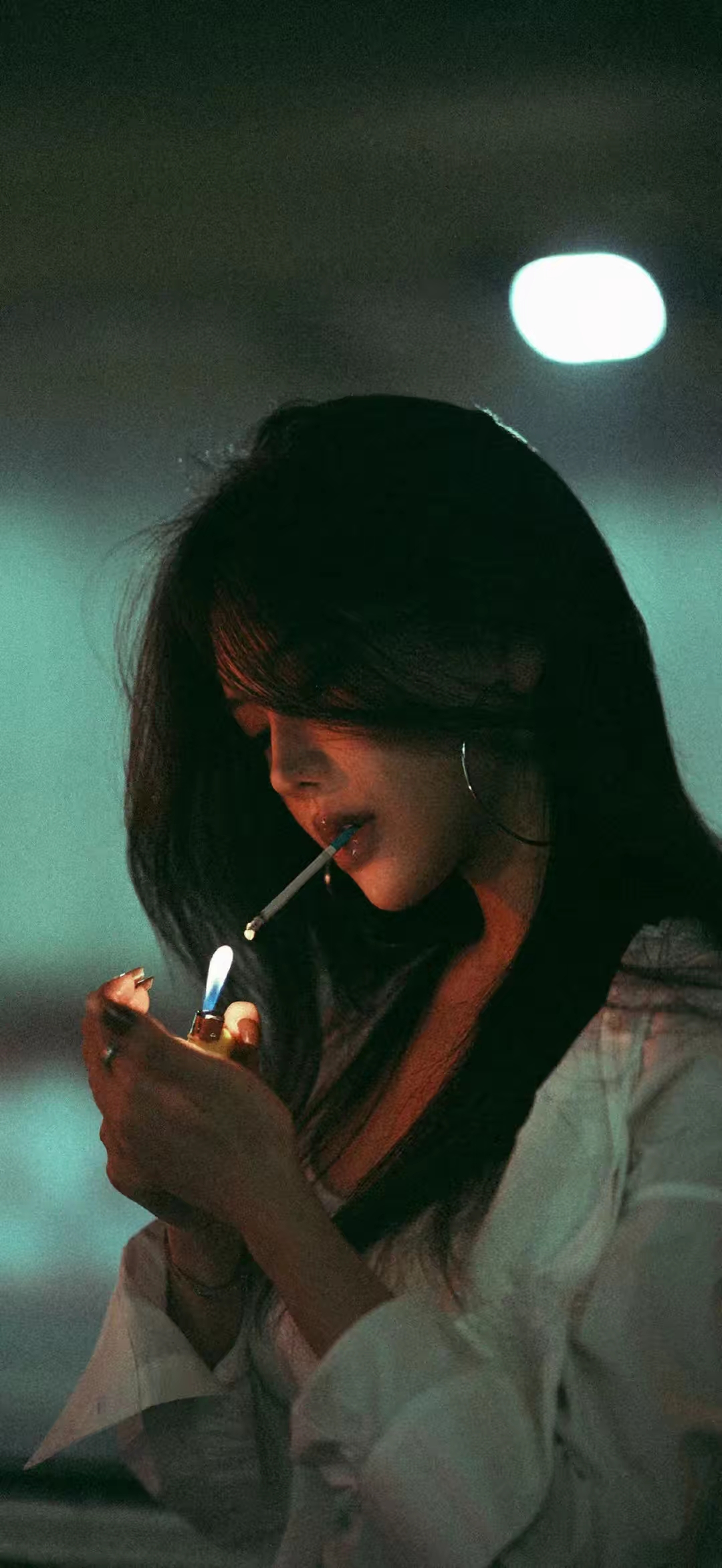美女头像真人很吸引人_美女照片背影侧面