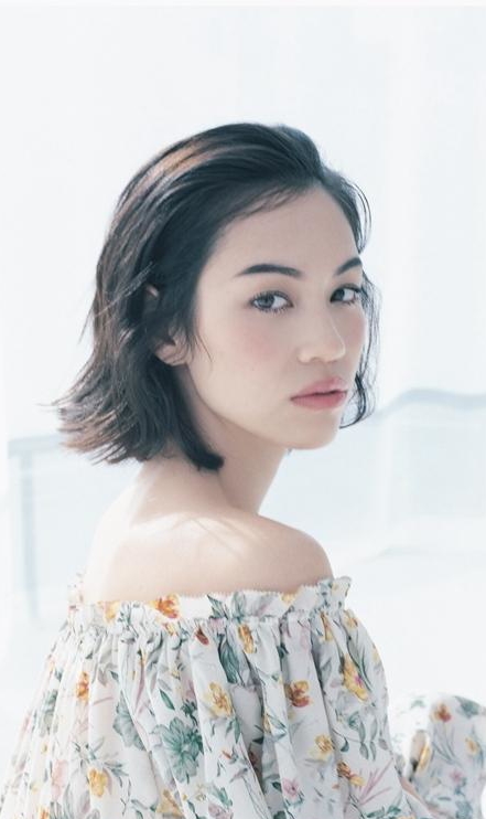 美女照片_美女照片真人图片背面