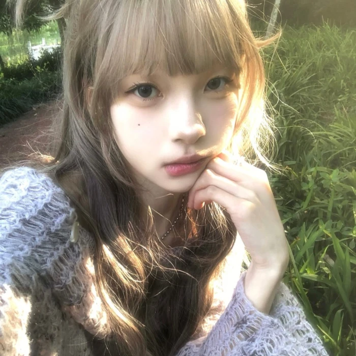 美女照片背影侧面唯美_美女照片手机挡脸头像