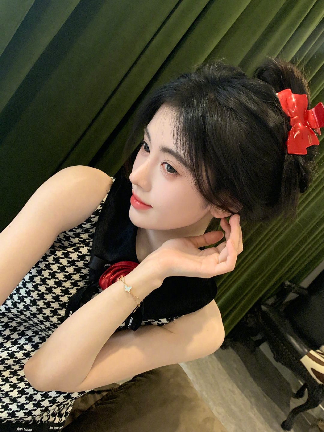美女照片侧脸好看头像_美女照片头像