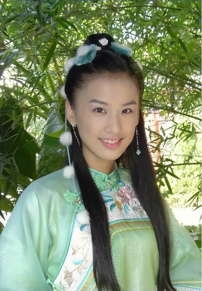美女头像真人版好看_美女高雅造型