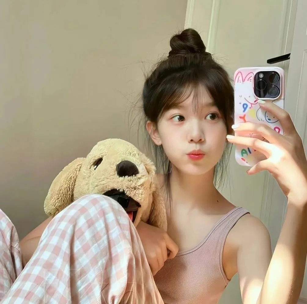 金融证券销售经理个人形象宣传头像套装_美女头像真人很吸引人