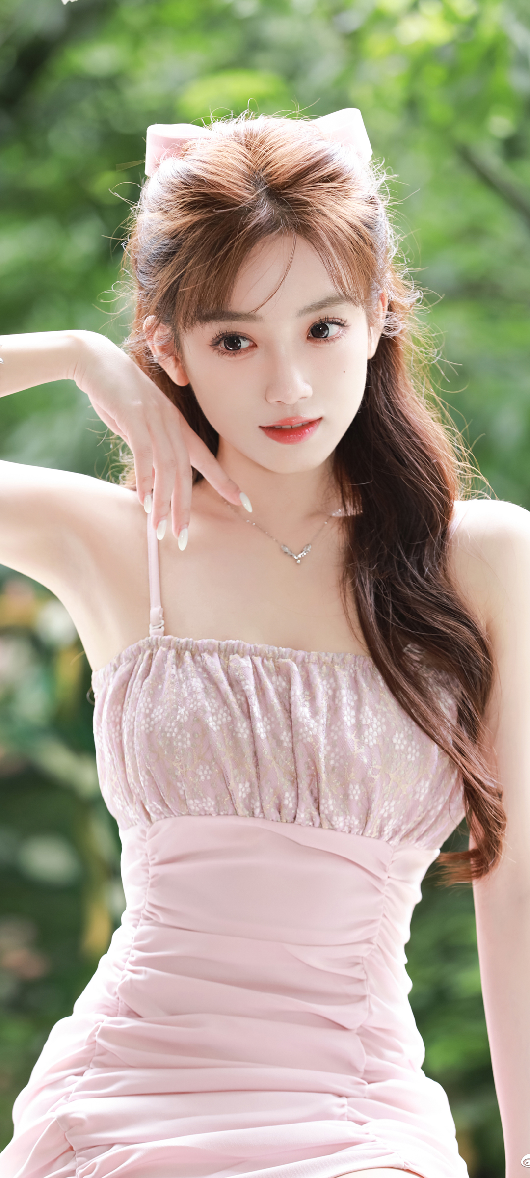 高清全面屏手机锁屏壁纸美女壁纸今日头条_美女壁纸女