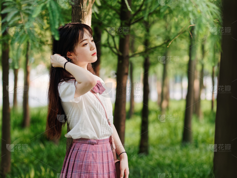 肖像卡通女性人的头部侧面像背景分离多样模板女人头发_美女头像