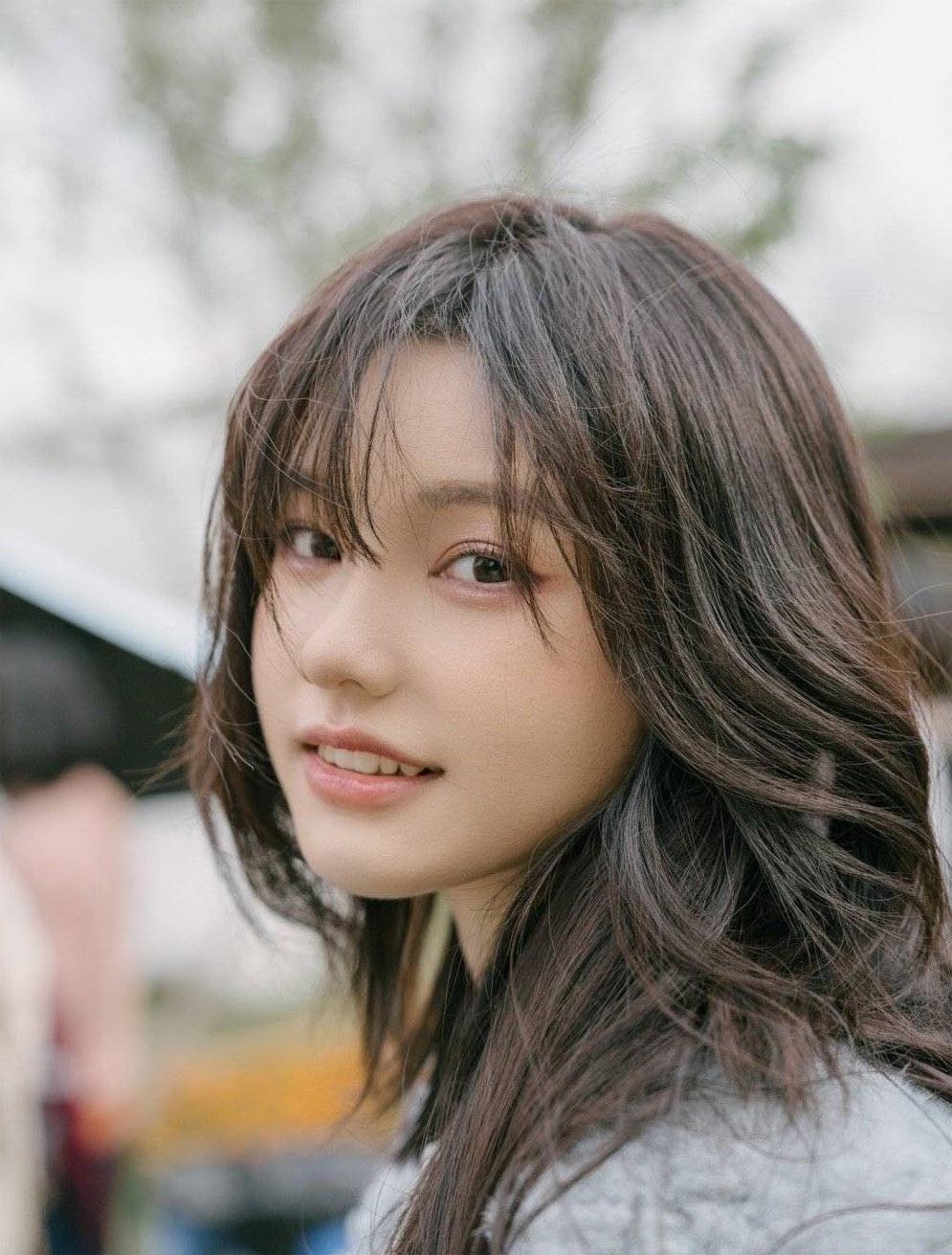 高级感丨绝美侧脸杀_美女图片微信头像真人