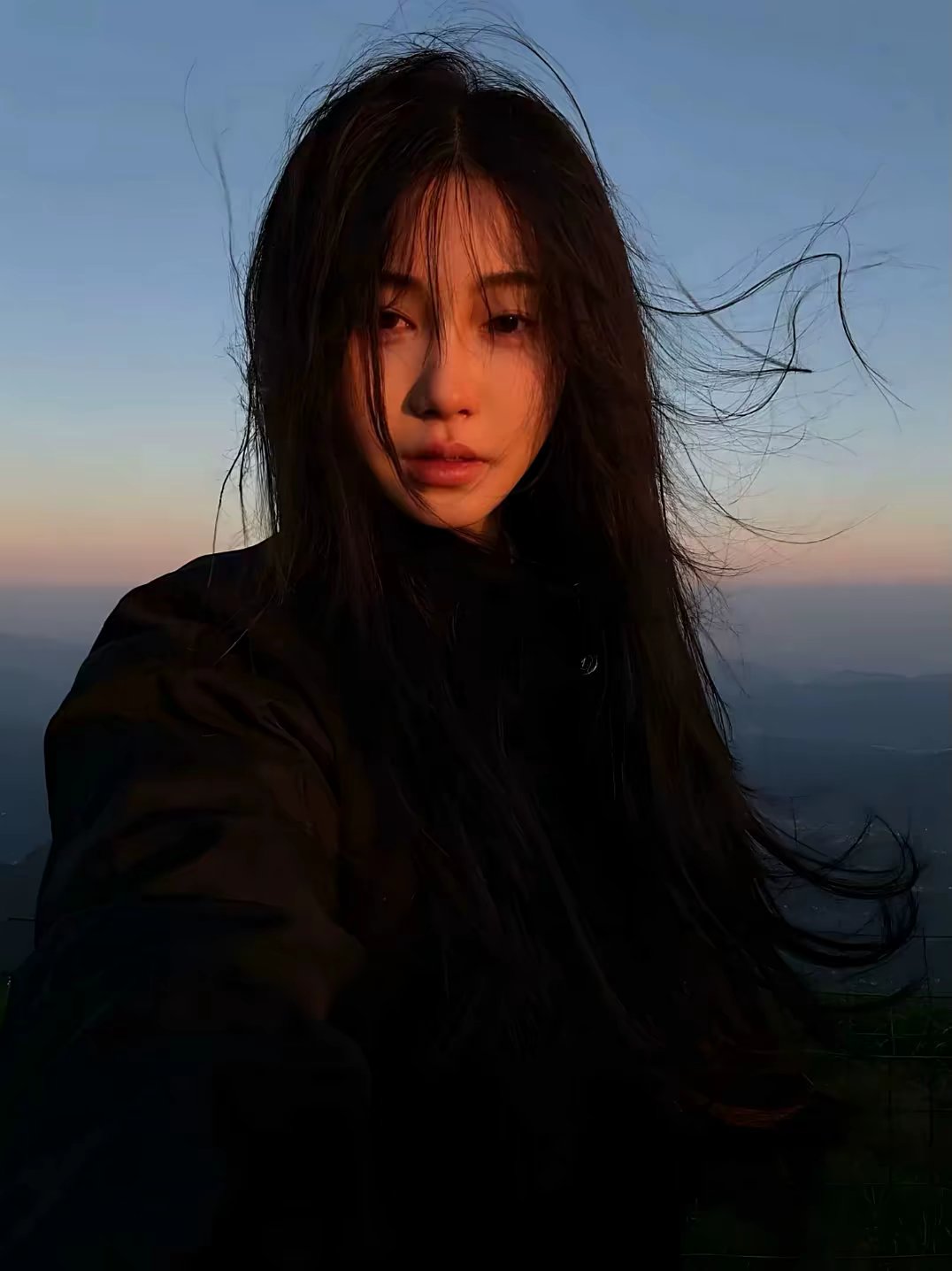 美女壁纸图片2025最新款_美女高雅造型