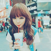 在野外无拘无束_美女头像