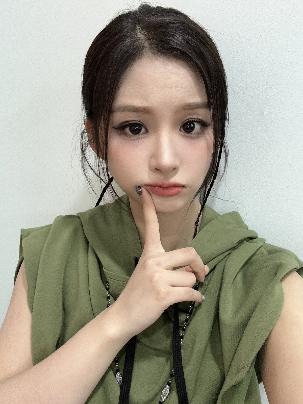 美女时尚街拍_美女自拍背影微信头像