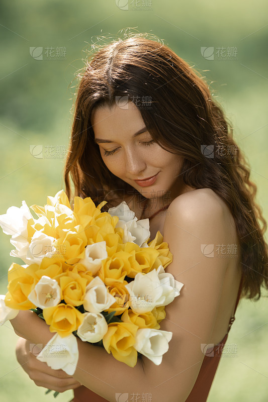 植物系列写实唯美感郁金香花海背景_美女头像清新自然