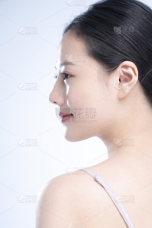珠宝时尚注视镜头青年人耳饰美水平画幅美人仅成年人_美女照片头像