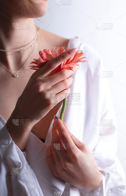 91人妻人人澡人人爽人人精东影业美女时尚街拍