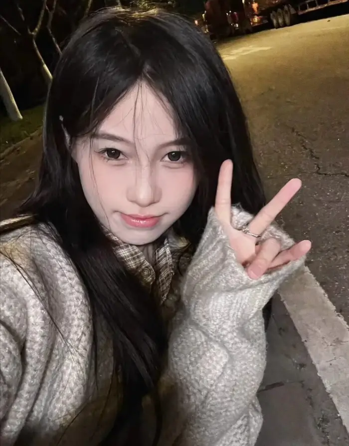 免费安全软件美女头像真人侧脸