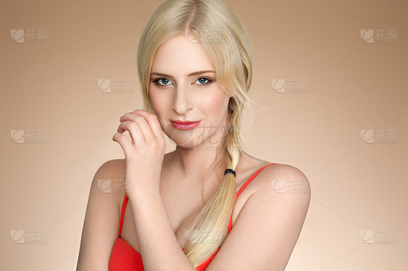 张婧仪采集别致的七_美女头像真人氛围感