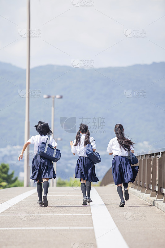 花束女性婚礼婚纱垂直画幅美彩妆郁金香美人仅成年人_美女图片微信头像背影酷霸气