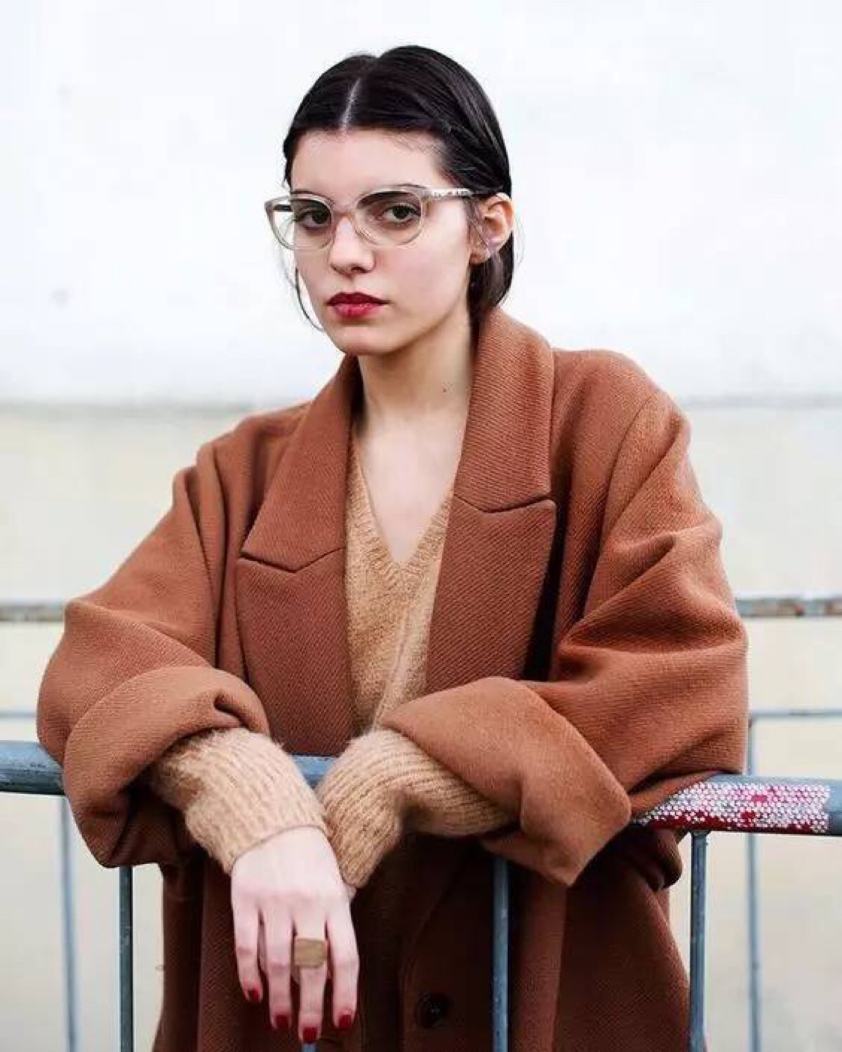 知情人美女头像图片真人