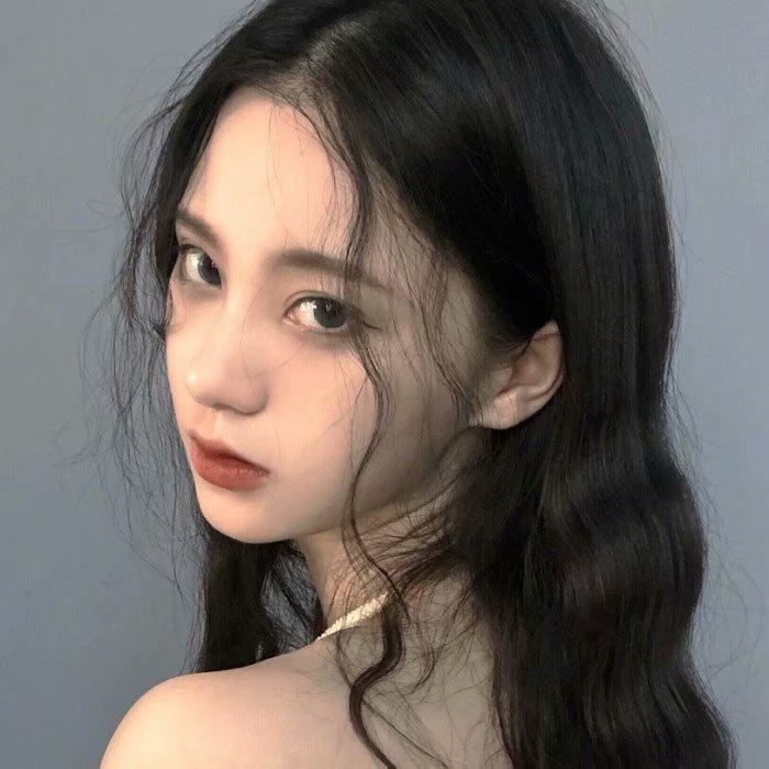 好看唯美的微信头像女生忘了真实的生活应有的模样_美女头像真人高冷