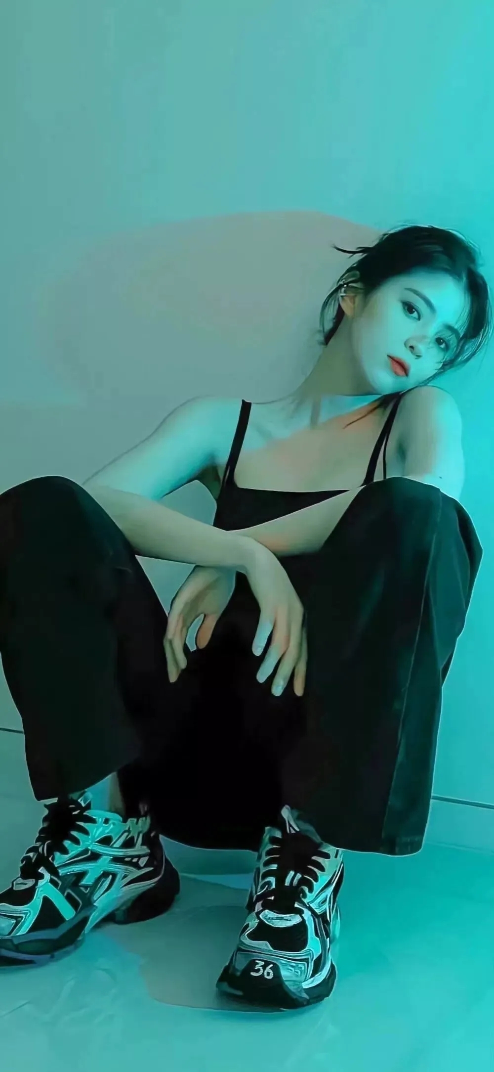 脱光坐在假屌上美女照片大全壁纸高清