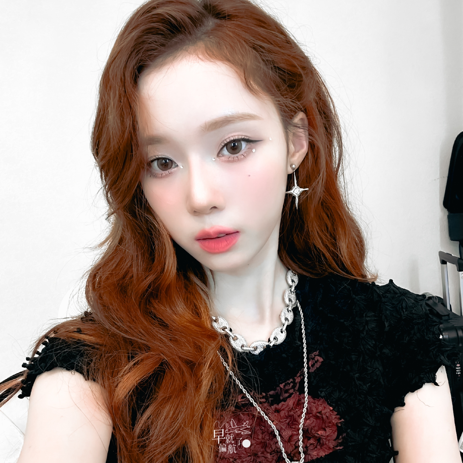 美女头像真人背影_美女自拍