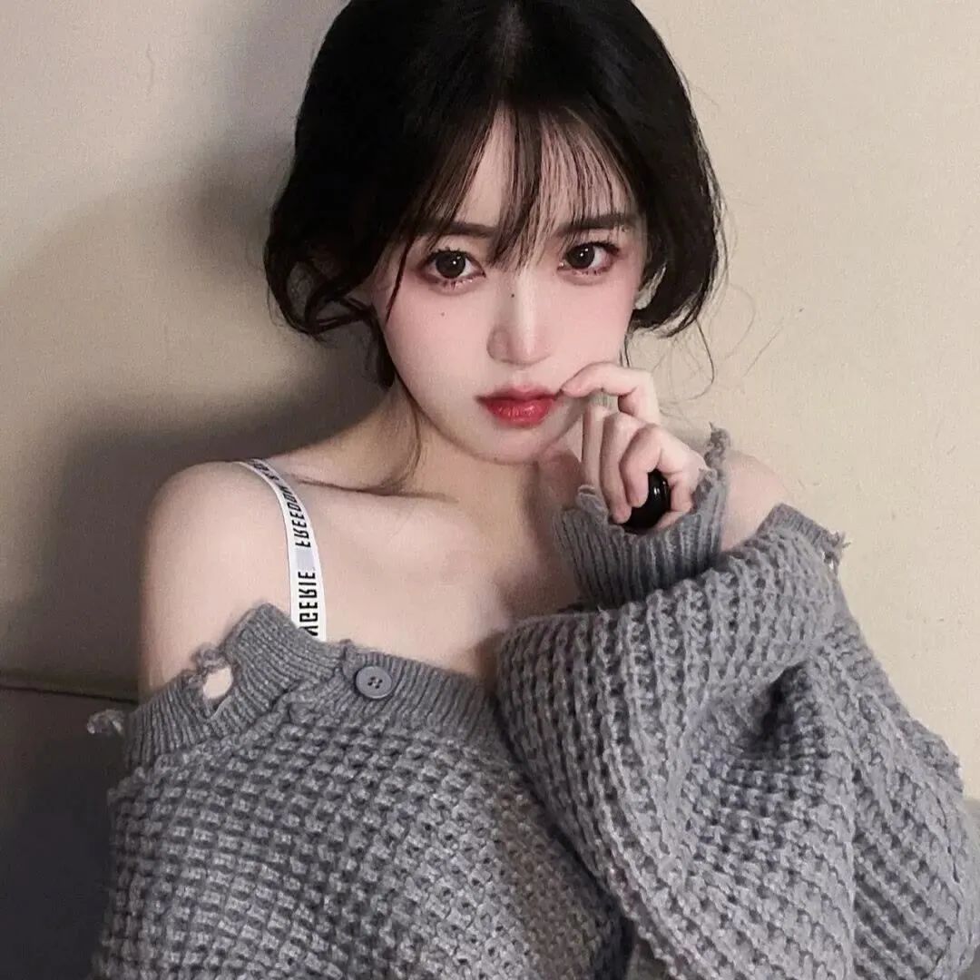 美女壁纸手机壁纸_美女图片微信头像侧面
