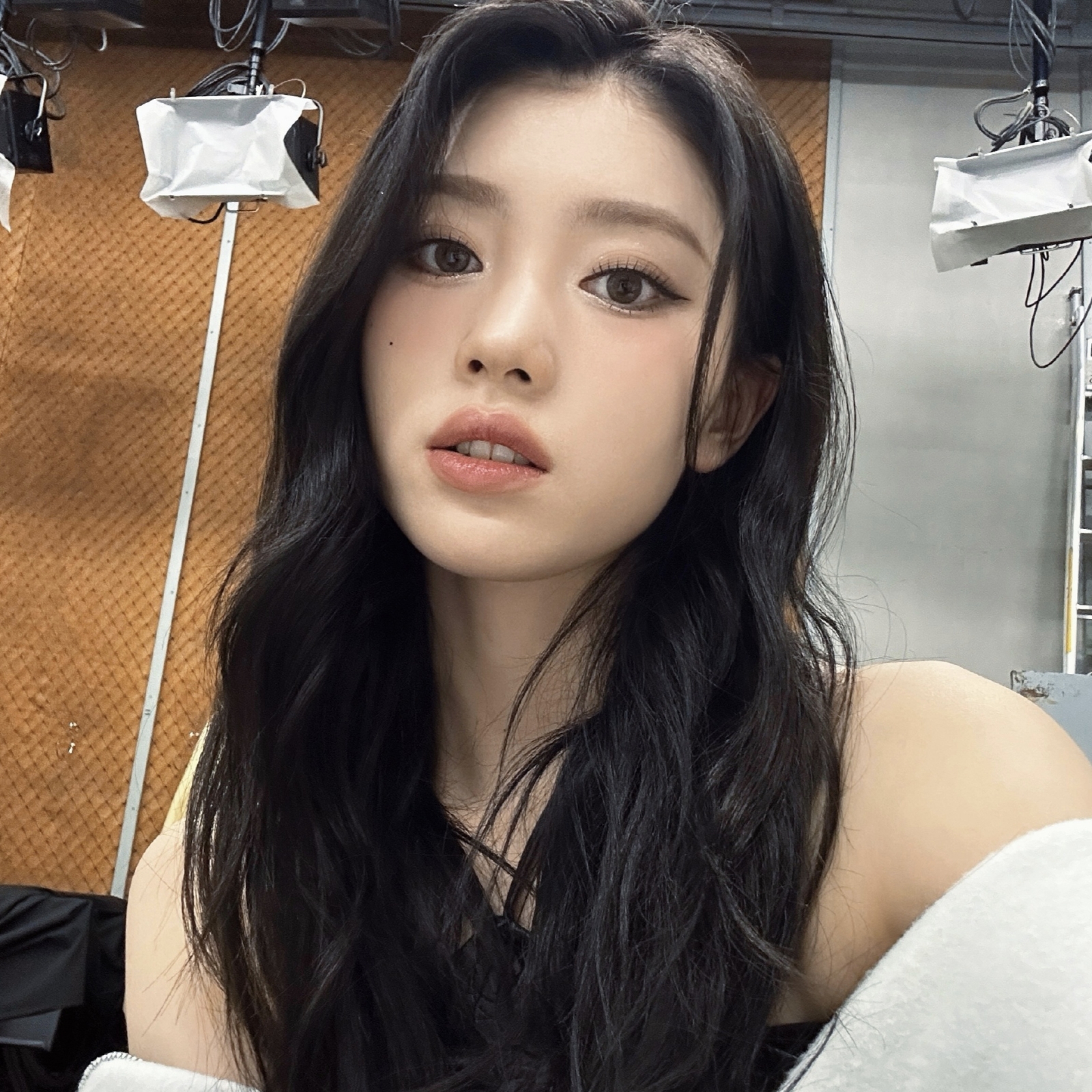 美女壁纸图片2025最新款_美女图片微信头像