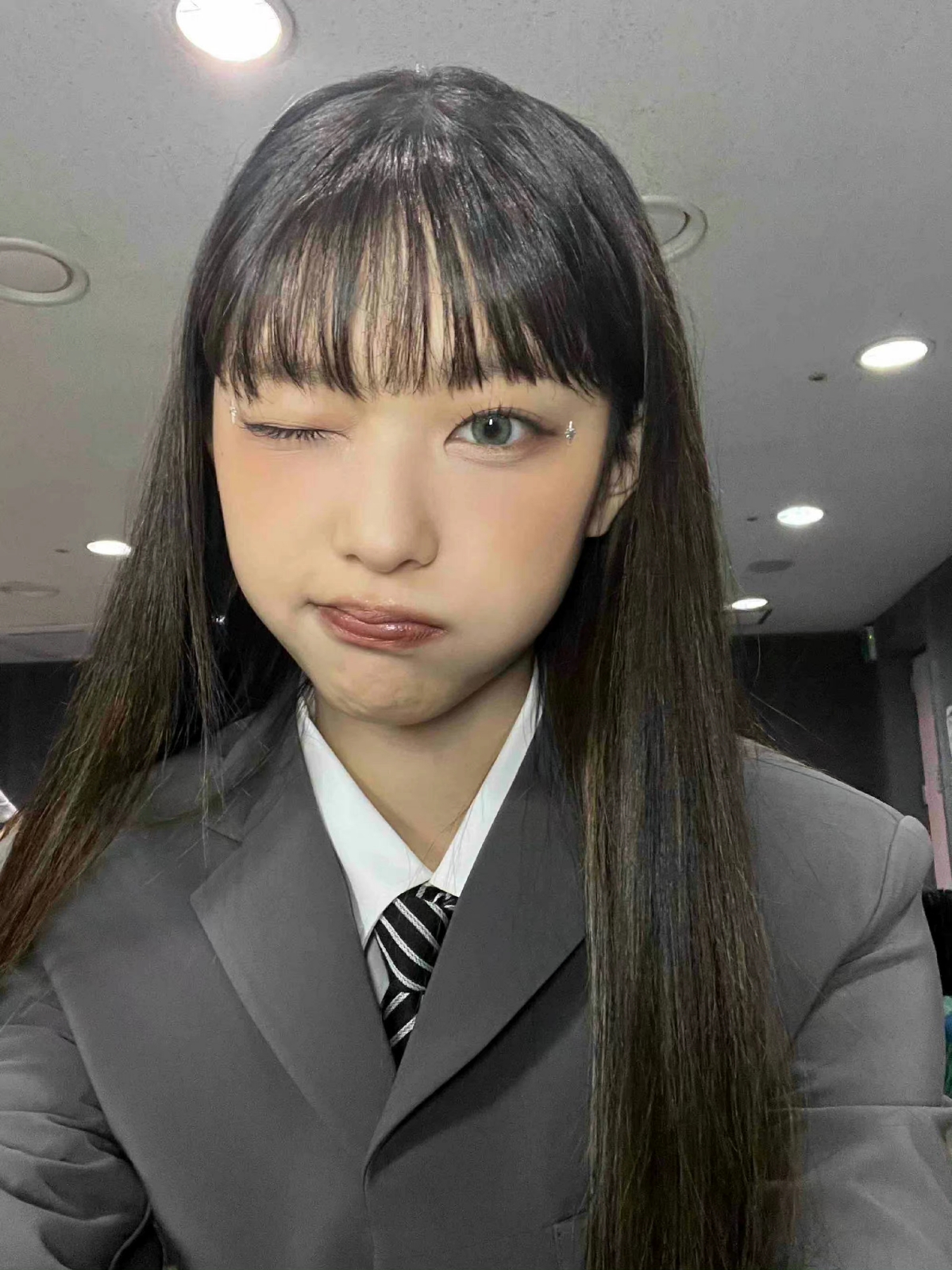 美女照片侧脸好看头像_美女照片大全壁纸高清