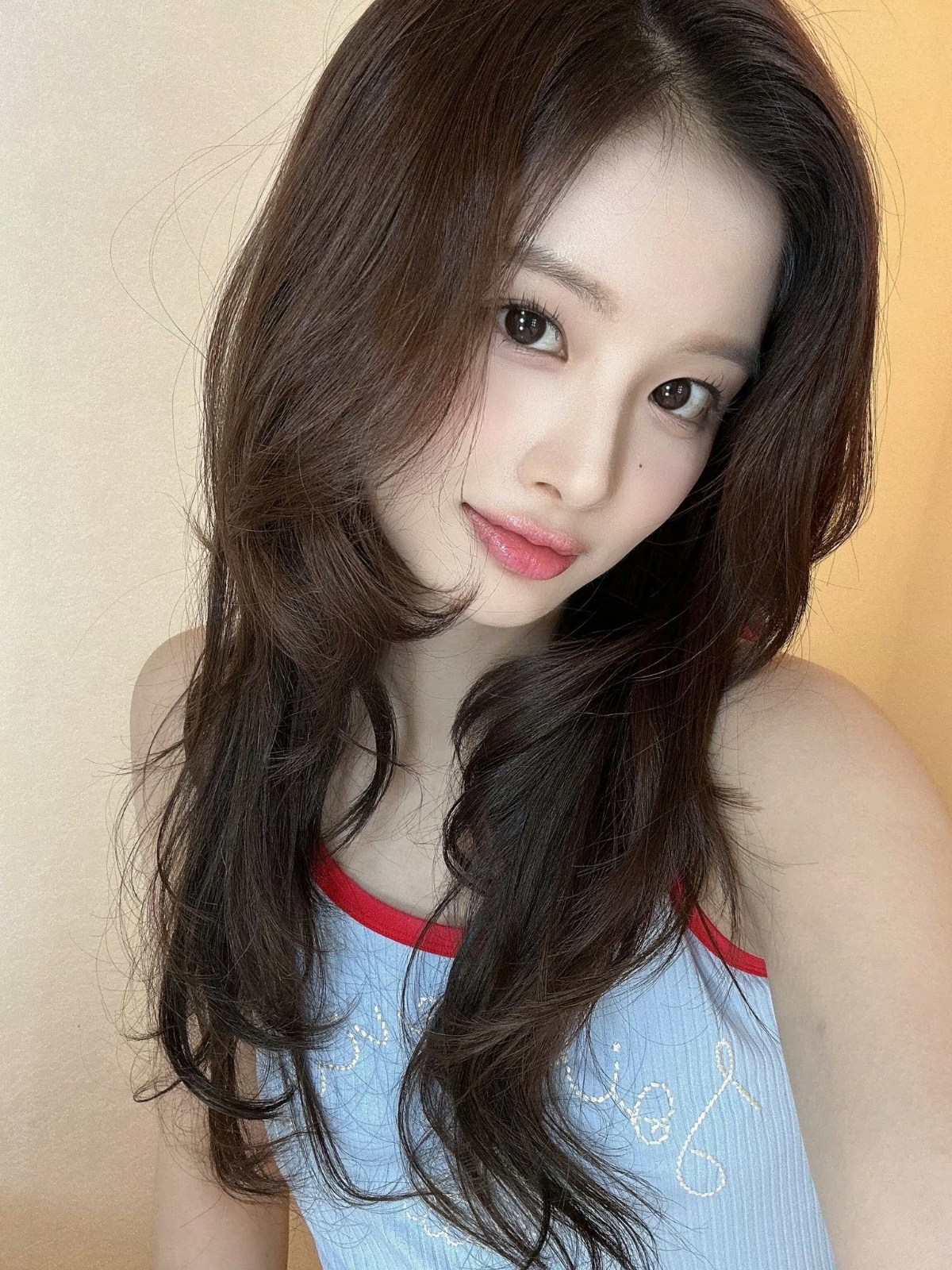 美女图片微信头像侧面_美女图片微信头像真人