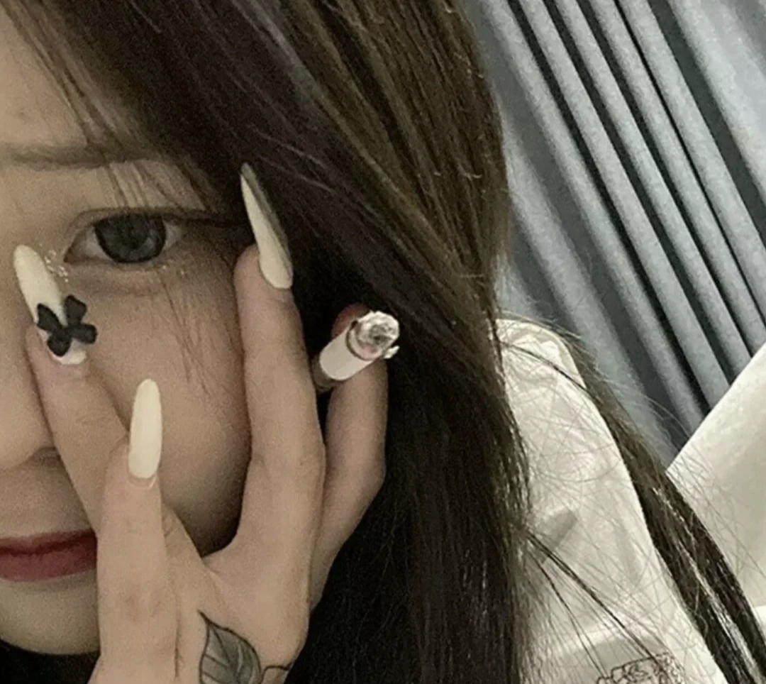 美女头像真人很吸引人_美女高雅造型