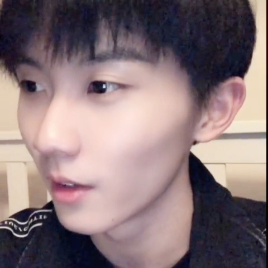 美女照片头像霸气_美女头像真人
