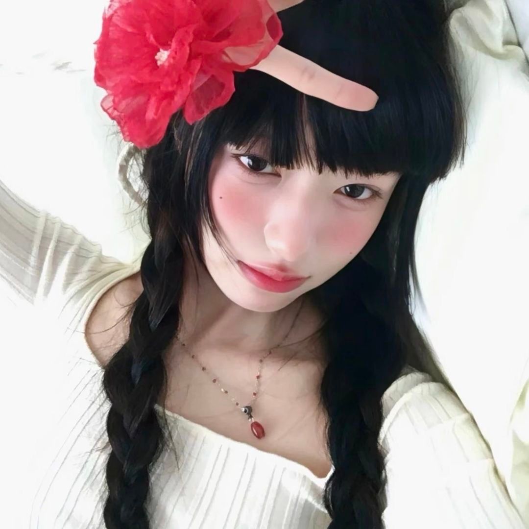 美女头像甜美_美女照片游泳写真素材