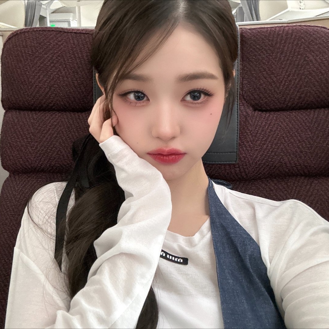 美女壁纸风景_美女照片相册壁纸