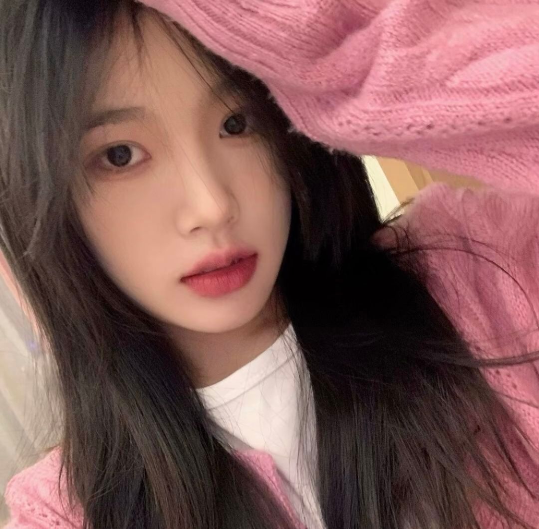 美女图片微信头像侧脸_美女图片微信头像背影酷霸气