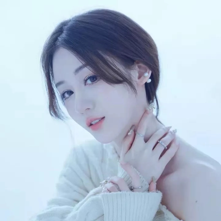 美女照片游泳写真壁纸_美女头像真人