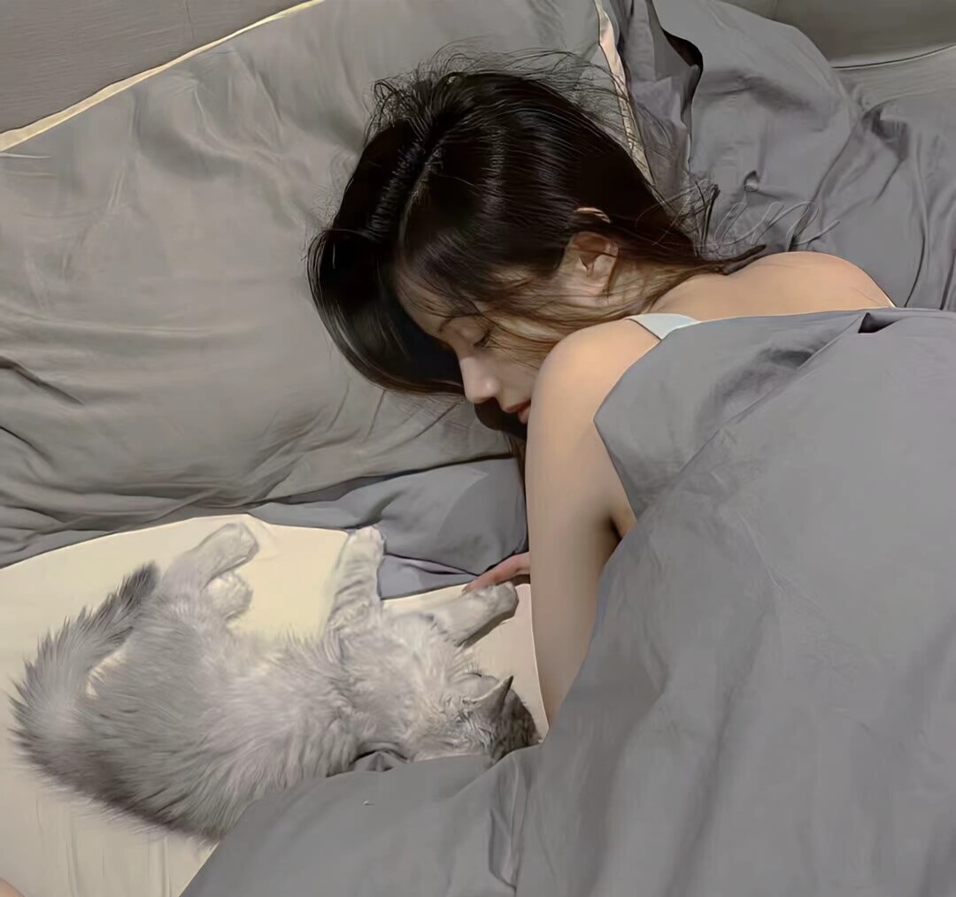 美女高雅造型_美女照片真人图片背面