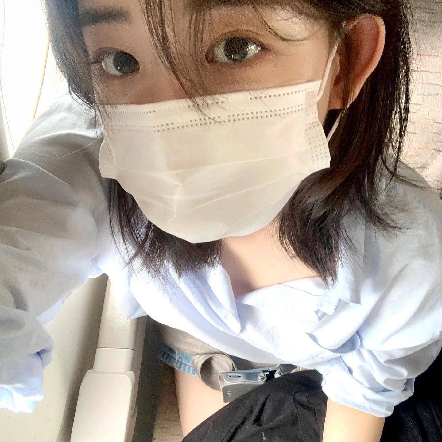 美女照片手机挡脸头像_美女照片真人图片背面